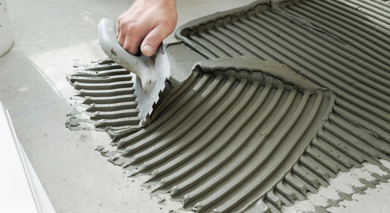 Як вибрати клей для плитки: поради майстрів