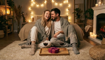 Чуттєвість у стосунках: як створити атмосферу, де обидва партнери розкривають свої бажання та почуття