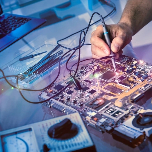 Як продовжити життя техніці при регулярних перепадах напруги, стрибках світла, частих відключеннях