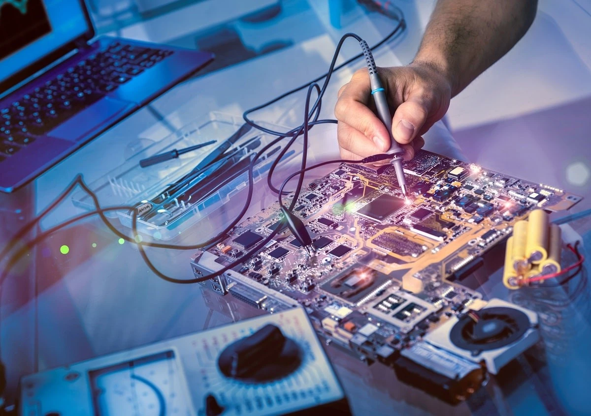 Як продовжити життя техніці при регулярних перепадах напруги, стрибках світла, частих відключеннях