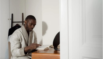  Як знайти чоловічий халат, який не соромно надіти вранці перед гостями