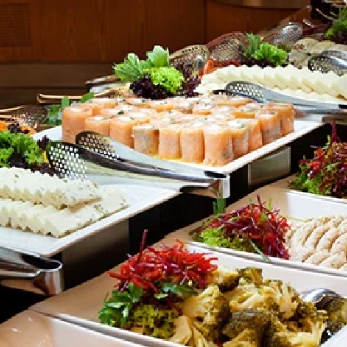 Харчування в готелі: RO, BB, HB, FB, All – розбираємо терміни