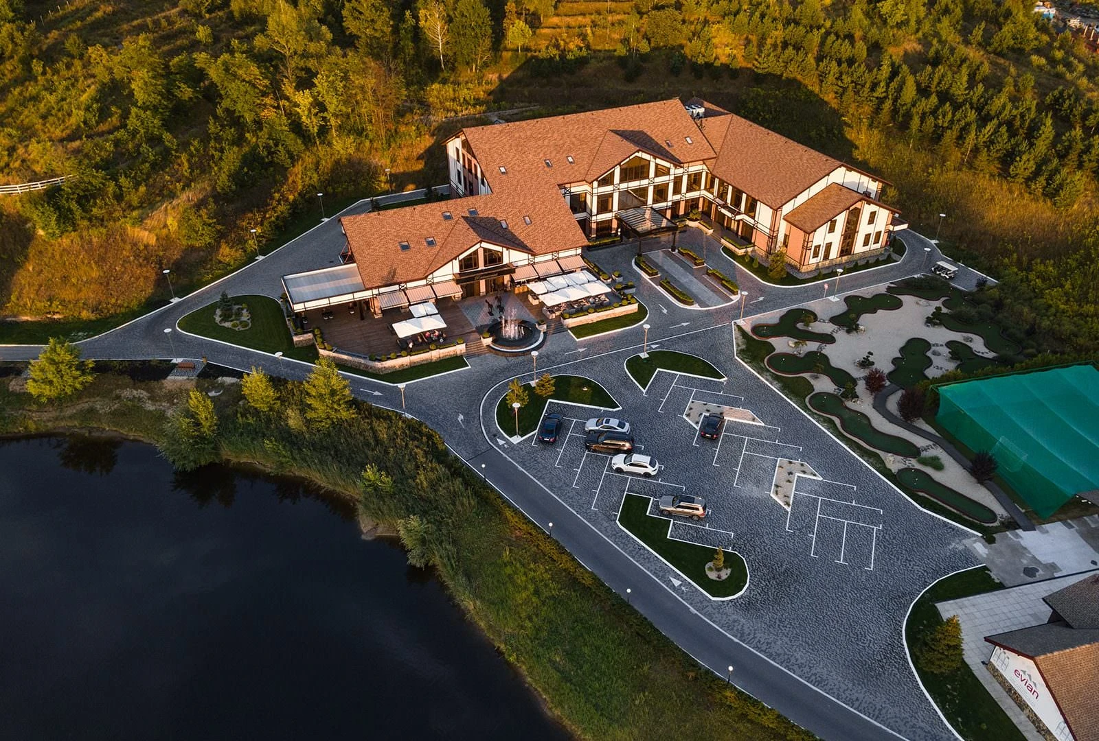 Що пропонує заміський комплекс Equides Club для проведення заходів