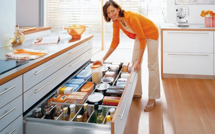 Освітлення та електроніка в меблях